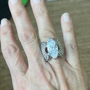 Elegant Silver Women's Ring